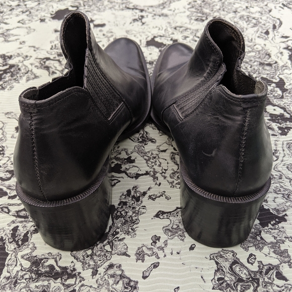 Vintage leather ankle boots - Picture 7 of 10